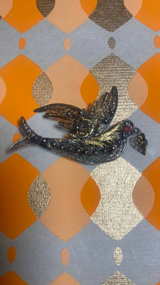 Filagree dove pin