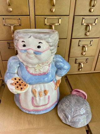 Treasure Craft Grannie Cookie Jar