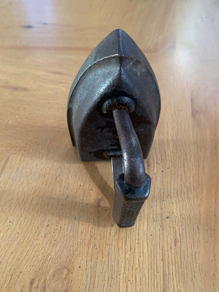 Vintage #7 Cast Iron Iron