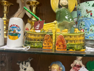 VTG. Miss. Paddle Boat Salt & Pepper Shaker Set (2)