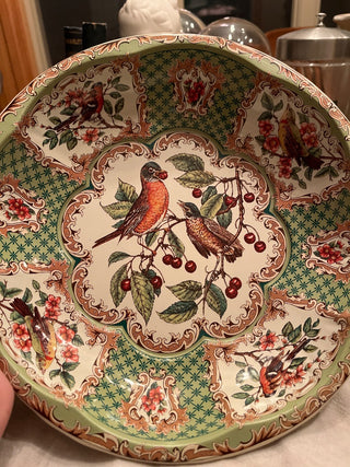 Daher tin robin bowl, England