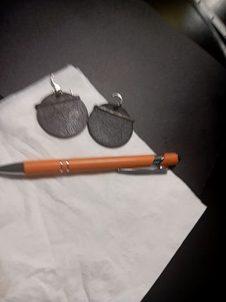LeatherRndEar