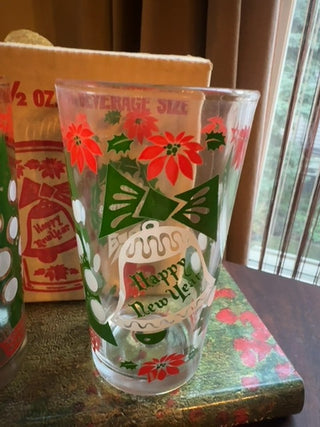 Vintage. hazelwere Holiday tumblers ( set of 6 )