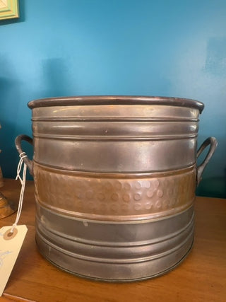 Vintage, brass plant/flower pot with handles