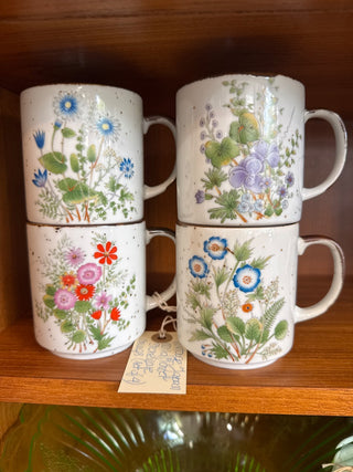 Vintage,Japan Wildflower stonewere mugs( set of 4)