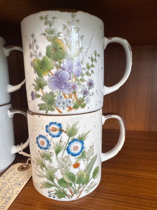 Vintage,Japan Wildflower stonewere mugs( set of 4)