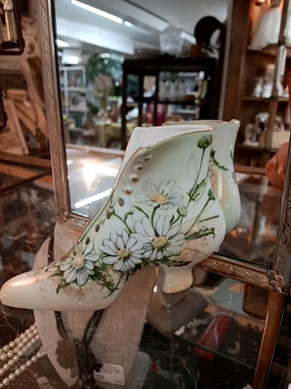 Limoges Daisy Shoe Sweet