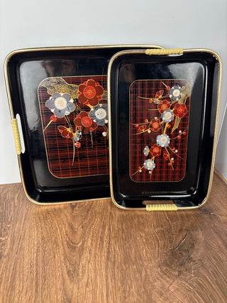 Set of 2 Japanese lacquered trays