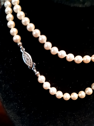 14" Faux Pearl Neck
