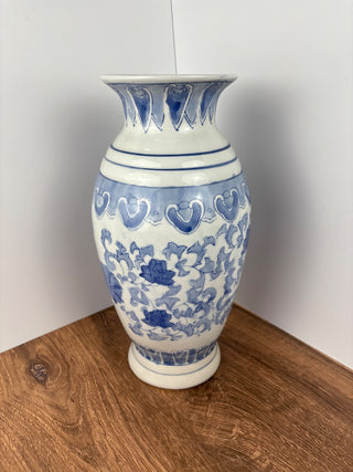 Blue/white vase (not old)
