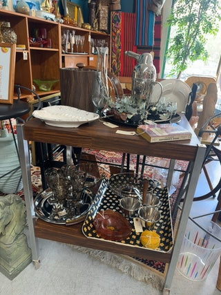 Mcm, bar cart/ rolling table with shelf on the bottom, chrome detailing