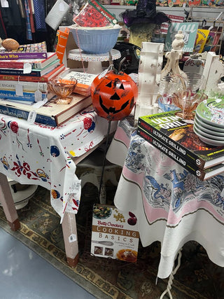 HM Metal Pumpkin Yard Stakes -New