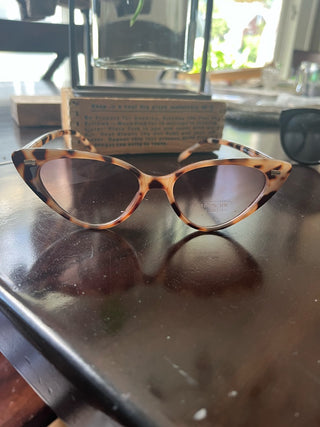 Cat Eye Animal Print Sunglasses