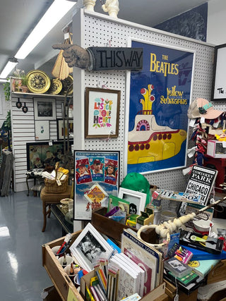 HM Wood Hand & This Way Sign