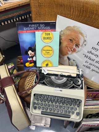 Underwood Portable 18 (Italy) W/Case