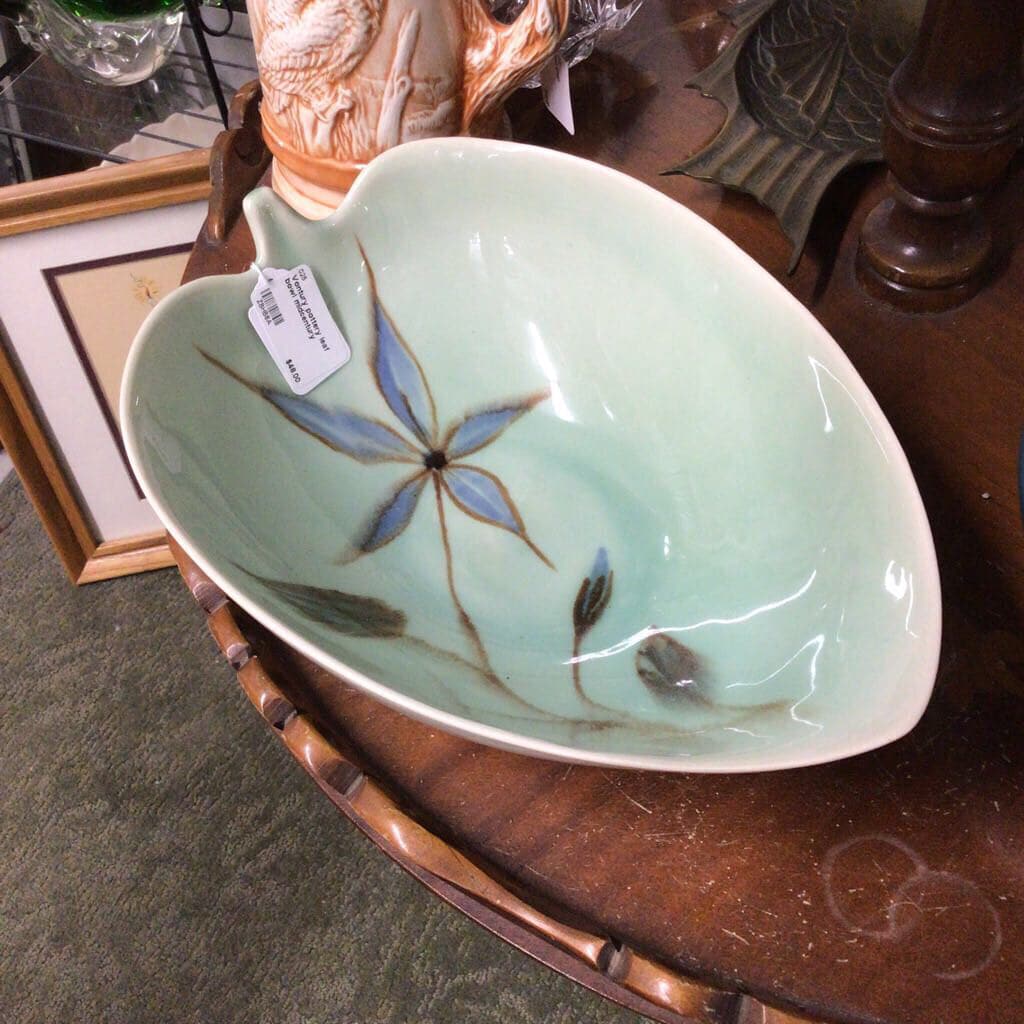 Vontury pottery leaf bowl midcentury Jackson Square
