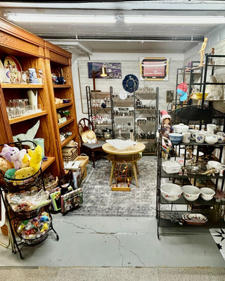 722 - Vintage Novelties