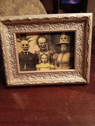 Creepy Family 5 X 7