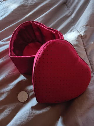 3Satin Heart Box