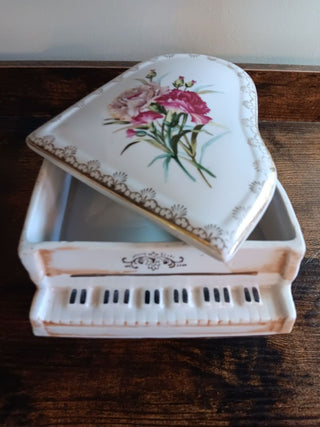 Vint. Porcelain