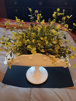 Milkglass "Banana" Stand