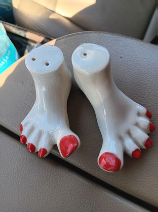 Feet S & P