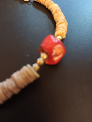 AWESOME Coral/Shell Neck