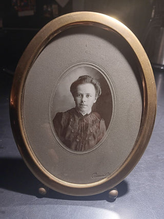 Vint. Oval Brass Frame