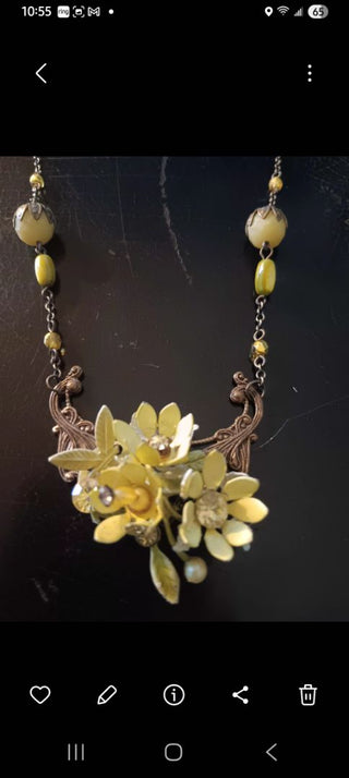CoolYellowFloral Neck