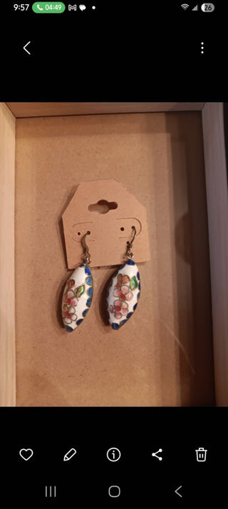 White Cloisinae  Pierced