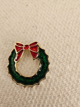 Vintage Christmas Wreath with Bow Pin