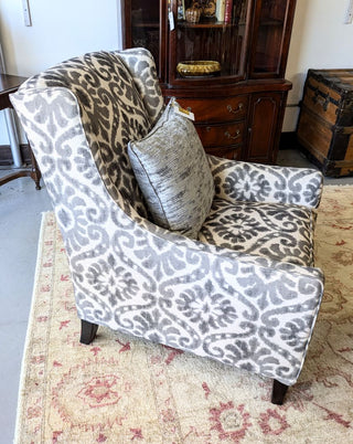 (Set of 2) Gray and White Wing Back Chairs