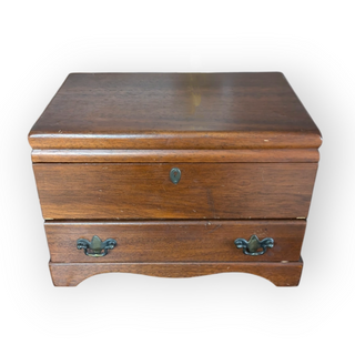 Gorham Wood Jewlery Box, Velvet lined