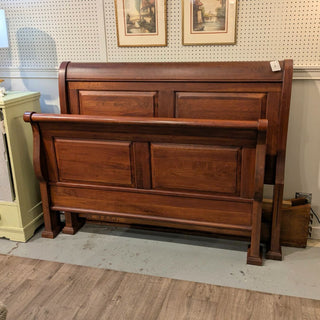 Lexington Queen Sleigh Bed 64Wx52H