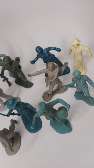 1950s mix bag of soldiers through time and battles