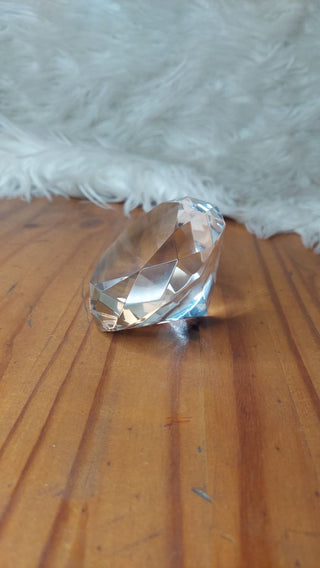 Beautiful Crystal Diamond Shaped Decor Paperweight