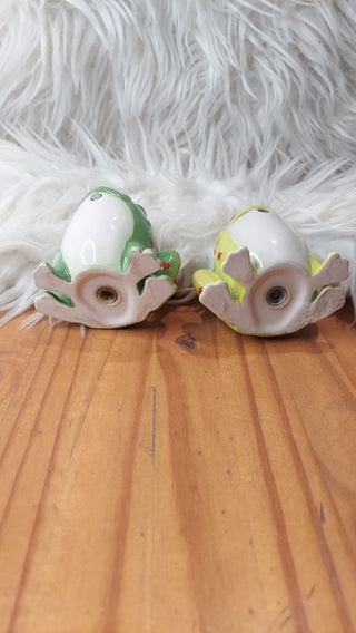 Kissing Love Toad Frog Salt and Pepper Shaker set (T&M)