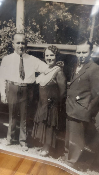 1930s Family Photo in front of the car! -