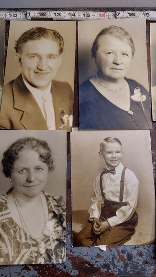 Portraits - 12 Antique & Vintage - photo bundle.