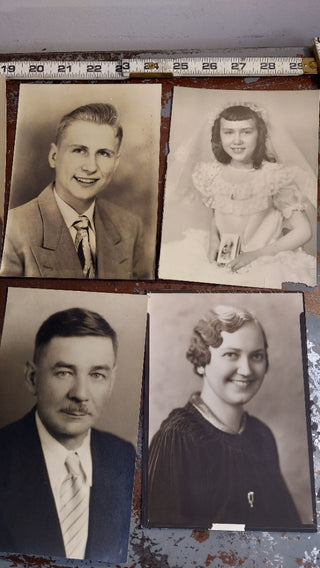 Portraits - 12 Antique & Vintage - photo bundle.