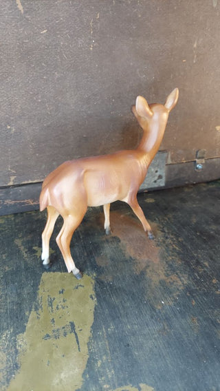 1964-1973 Breyer style Doe plastic realistic deer made in Hong Kong,  figurines toys