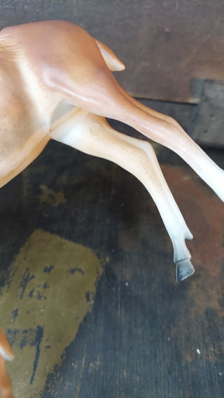 1964-1973 Breyer style Doe plastic realistic deer made in Hong Kong,  figurines toys