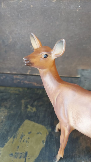 1964-1973 Breyer style Doe plastic realistic deer made in Hong Kong,  figurines toys