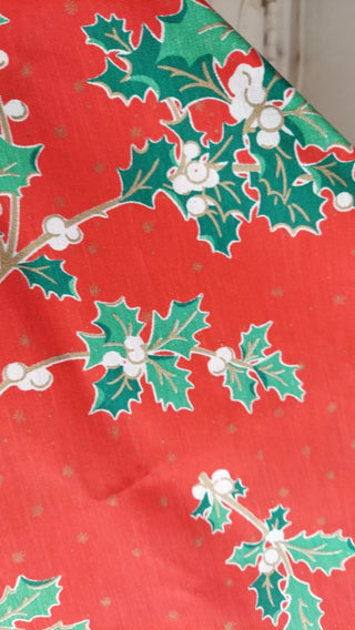 1970s Holly berry ruffle skirt round tablecloth 36" to center