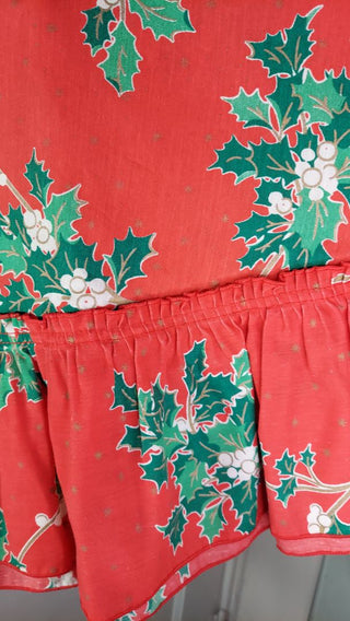 1970s Holly berry ruffle skirt round tablecloth 36" to center