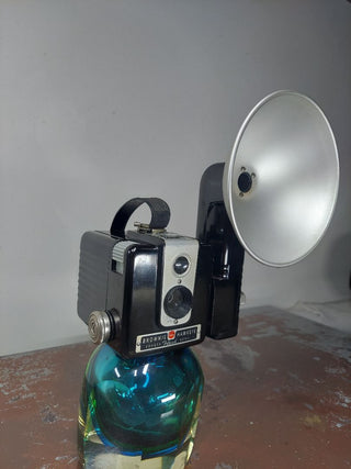 1950s Kodak Brownie Hawkeye Flash Model, designed by Arthur H. Crapsey. Bakelite body (As-Is) untested