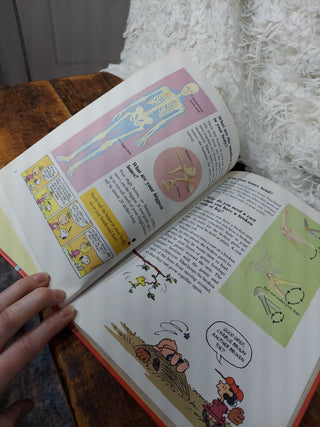 1980 Charlie Brown's cyclopedia super questions and answers and amazing facts featuring your body volume 1 by Funk & Wagnalls inc As-Is