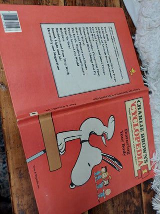 1980 Charlie Brown's cyclopedia super questions and answers and amazing facts featuring your body volume 1 by Funk & Wagnalls inc As-Is