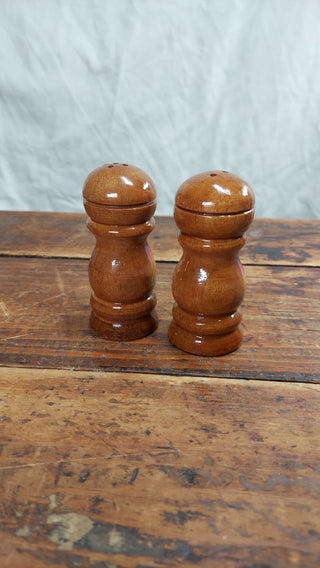 1960s "Hawaii and Aloha" wooden salt and pepper shaker set - souvenirs with new stoppers