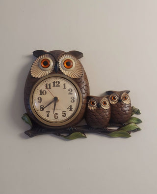 1972 Family of Owls on a Branch Wall Clock by Burwood Products 0457-1 New Haven Clock Co Quartz